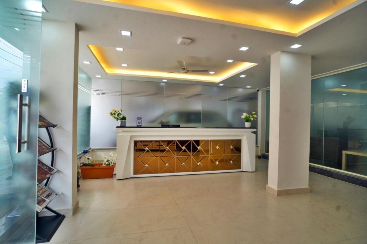 Hotel Sterling Inn Bangalore International Airport Yelahanka Dış mekan fotoğraf