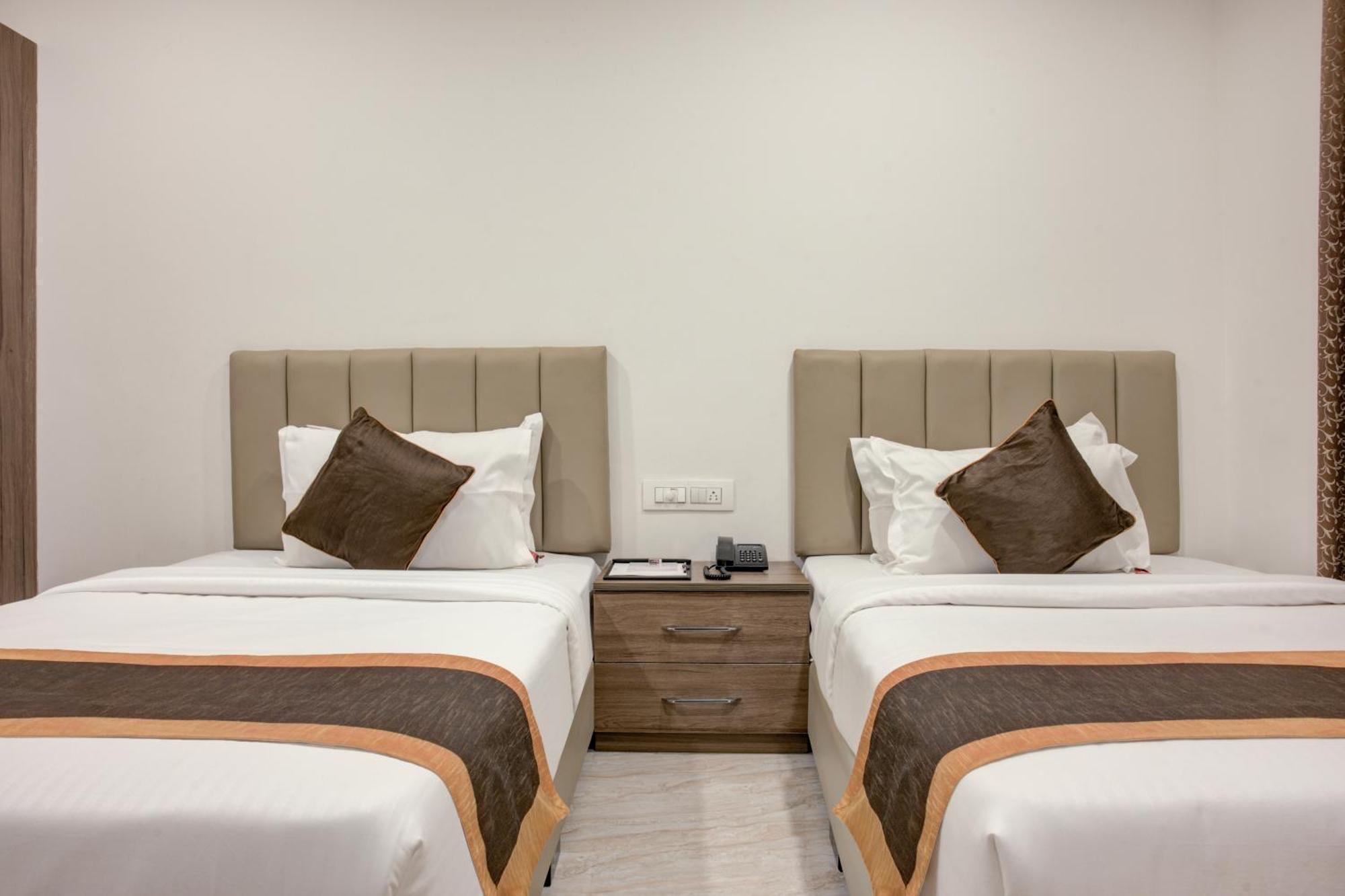 Hotel Sterling Inn Bangalore International Airport Yelahanka Dış mekan fotoğraf