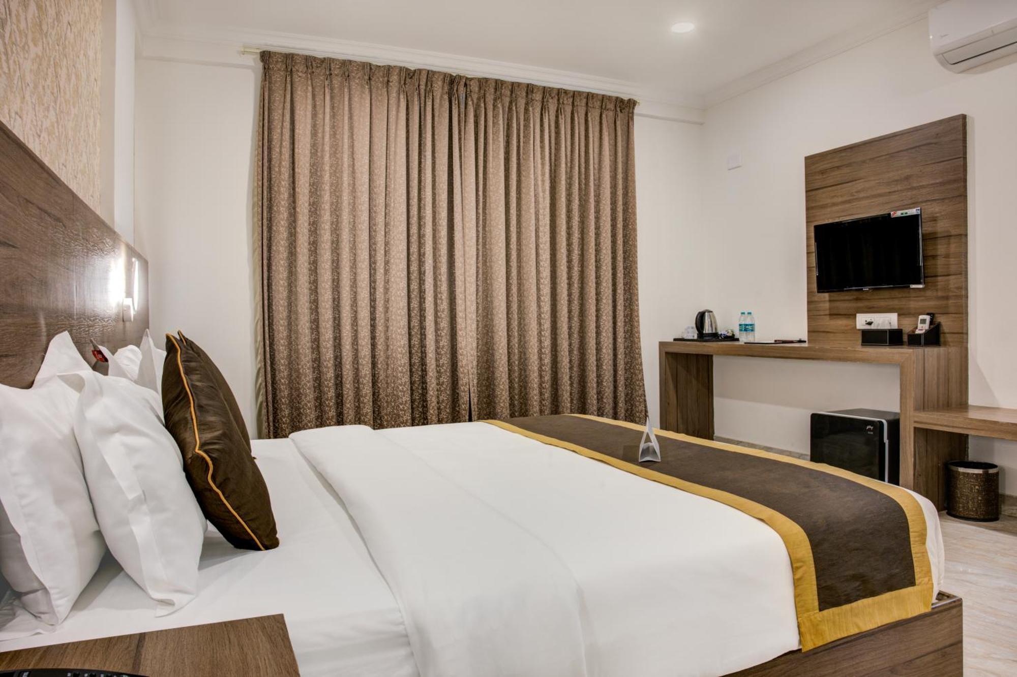 Hotel Sterling Inn Bangalore International Airport Yelahanka Dış mekan fotoğraf