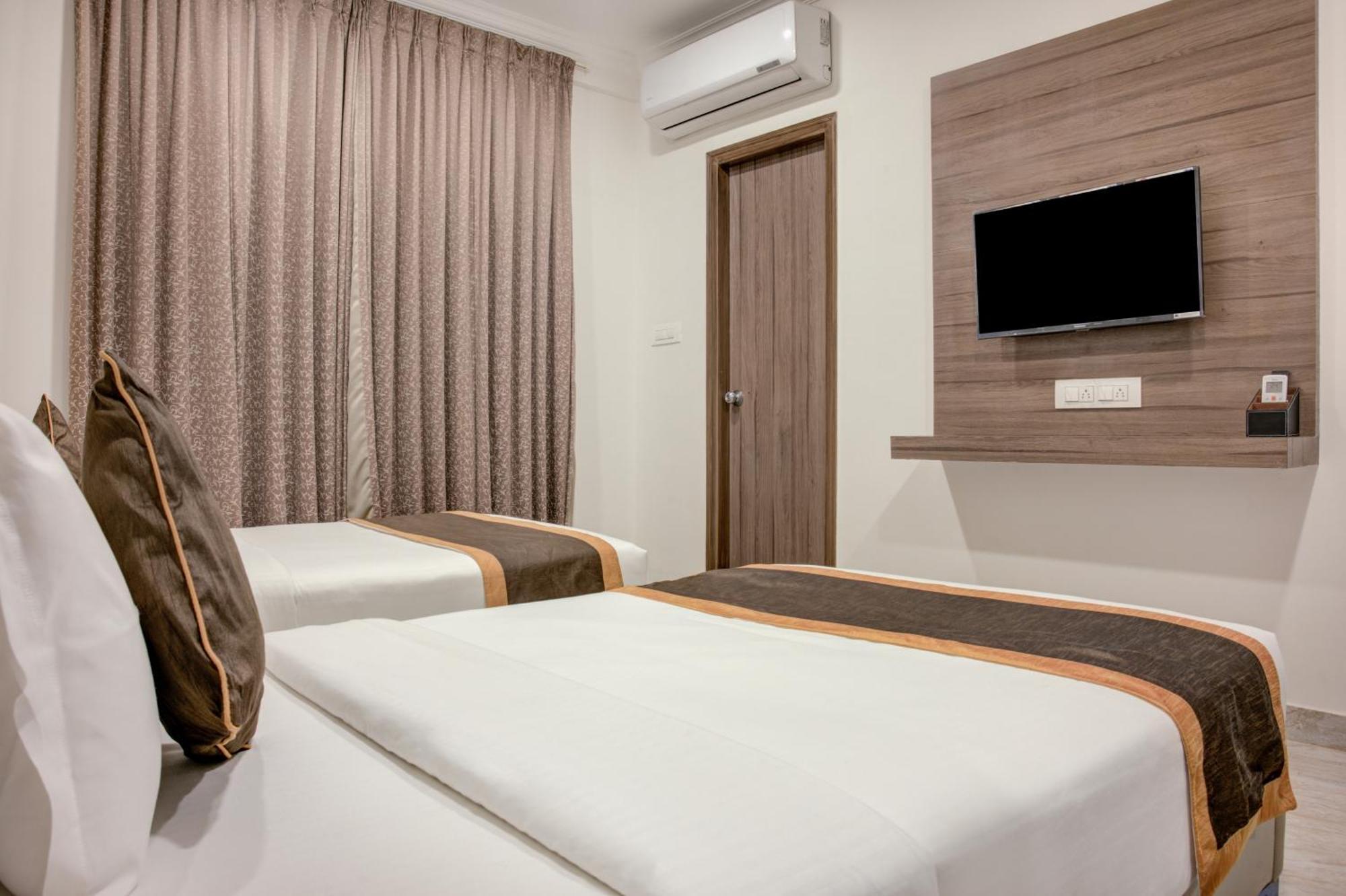 Hotel Sterling Inn Bangalore International Airport Yelahanka Dış mekan fotoğraf