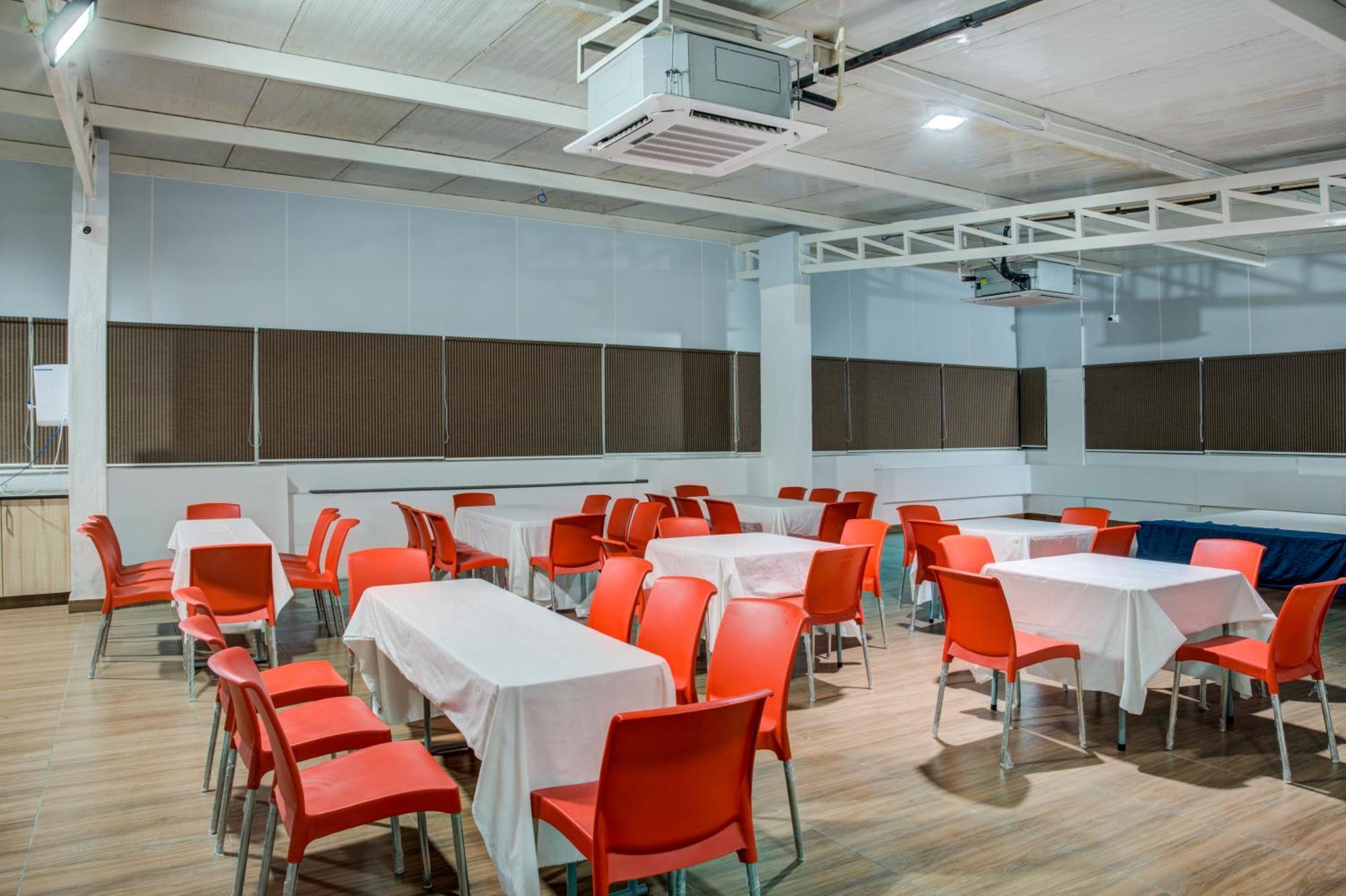 Hotel Sterling Inn Bangalore International Airport Yelahanka Dış mekan fotoğraf